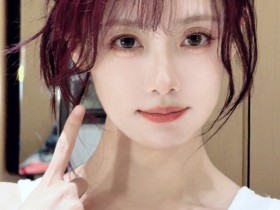 【蜗牛电竞】又是羡慕Rookie的一天!小钰晒照:遇到灯光好的地方疯狂拍拍