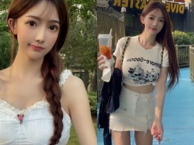 【蜗牛电竞】長相超甜的「廣州巨乳妹」,遊樂園玩耍秀豐滿弧度和「迷人小蠻腰」!