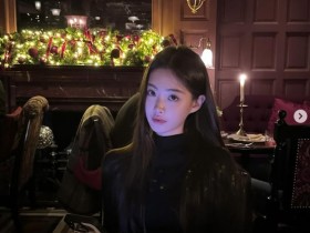 【蜗牛电竞】Ming绯闻女友1saye晒照:满满的圣诞气息!