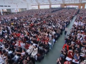 【蜗牛电竞】人山人海😱T1越南行表演赛现场座无虚席!