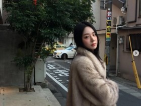 【蜗牛电竞】T1粉丝集合!Peyz姐姐晒照:最近的游客照🍣🍜🍢🍙🍱🥟🍺