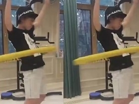 【蜗牛电竞】LOL官媒整活:当你发现兄弟随意出手就是幽默天花板时