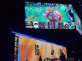 【蜗牛电竞】IG分享获胜时刻休息室花絮:Kakao(屏幕外跟读)🐥gou