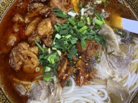 【蜗牛电竞】Elk晒羊肉粉照:好吃😋宣布为吃过最好吃的一家羊肉粉