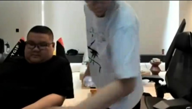 【蜗牛电竞】大黄谈Uzi名人堂:实至名归!全世界都知道他!我是Uzi孝子!