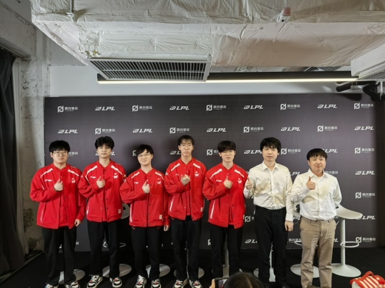 能继续黑下去吗？Monki：打iG感觉没什么挑战 轮到我们教育他们了