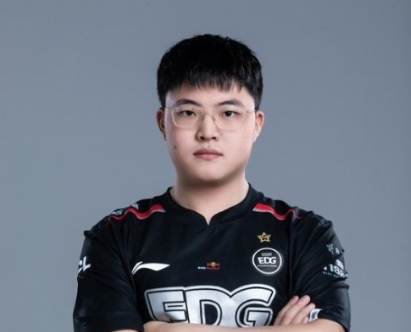 接Uzi都来了吗🤣iG超话彻底疯狂 XQS、HZ疯狂互相攻击 乱成一锅粥