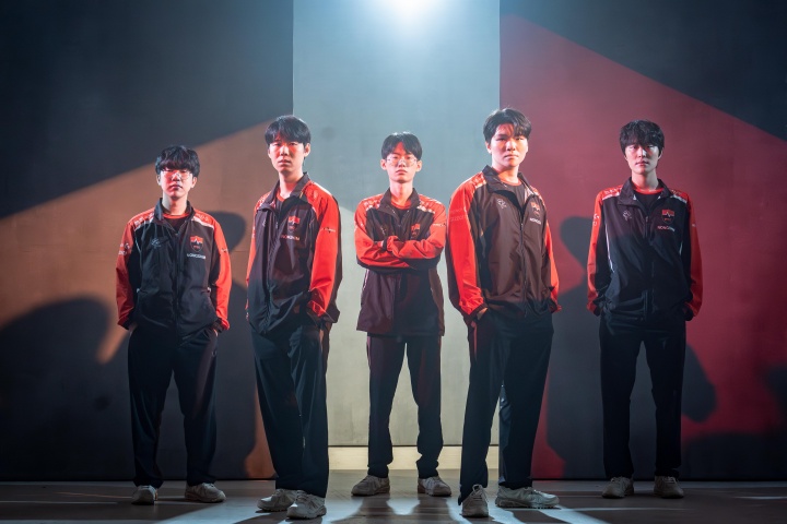 【蜗牛电竞】NS击败BRO挺进入围赛下一轮 只要再赢一场Bo5即可晋级季后赛