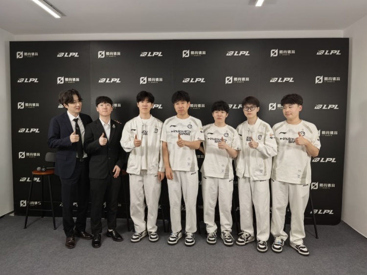 iG赛后群访 Rookie：BLG各方面实力还是非常厉害 要好好保持状态
