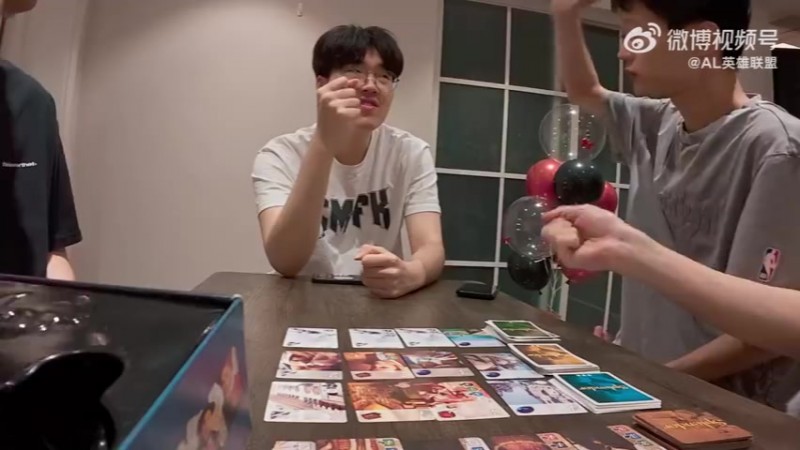 【蜗牛电竞】AL晒选手日常游戏动态:谁是真正的卡牌大师!