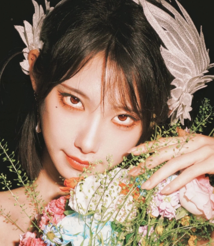 【蜗牛电竞】老师是你吗?!LPL主持王诗蒙晒照:每一次告别,都像生命里燃烧过的一颗星