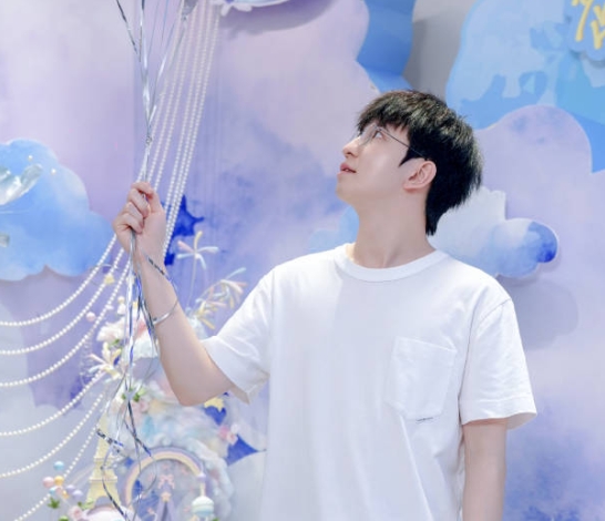 【蜗牛电竞】比今天比赛好看🧐ELK发文澄清登上热搜榜一 ON和Bin也在前二十