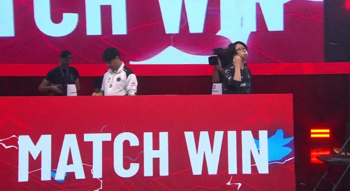 【蜗牛电竞】再次败给GO1!SWC饿狼传说:Xiaohai曾卓君止步败者组半决赛