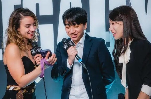 【蜗牛电竞】Score:教练组先整理好BP框架再全员共同打磨,选手的上限非常高