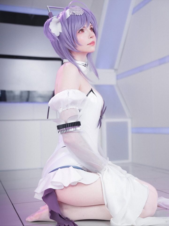 【蜗牛电竞】艾什莉体模PeachMilky更新《妮姬》Cos:肤白貌美 凹凸有致