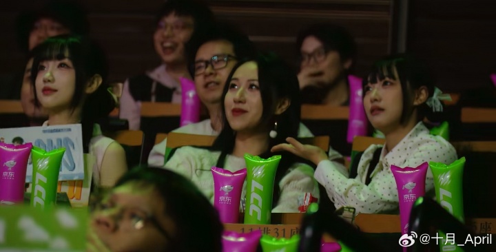 主持十月晒照：解说杯主持初体验~也是走出演播室在虹桥现场主持啦