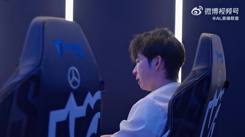 小白：S7RNG第五局输掉时也哭了 那时想有机会一定要带领LPL赢SKT