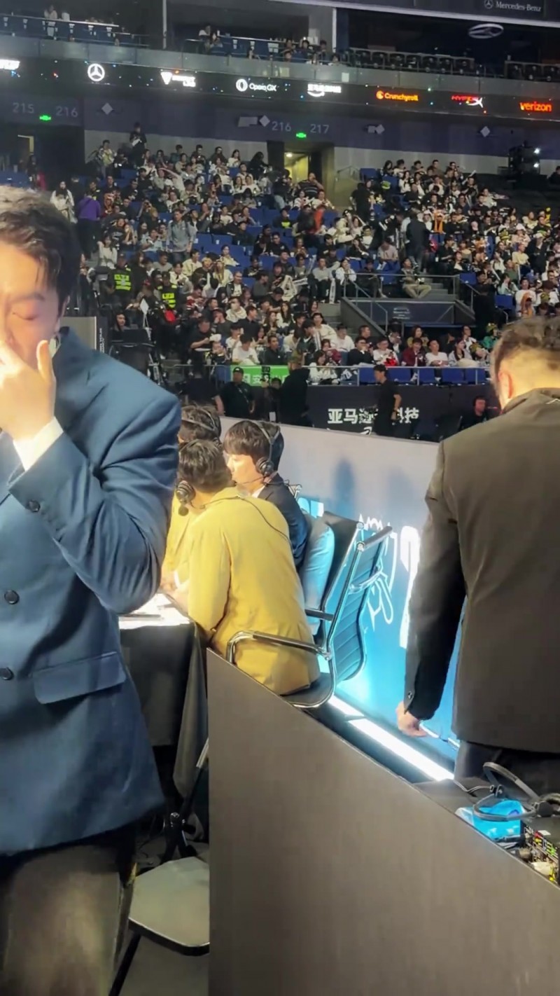 【蜗牛电竞】太可惜了 就差那么一点点！管泽元与米勒赛后泪洒解说席