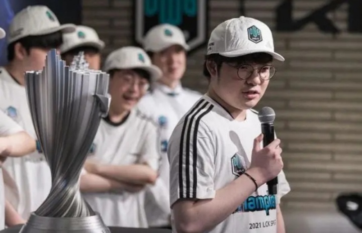 【蜗牛电竞】BeryL：从未向他人系统学习过对线细节，比起数据更依赖直觉判断