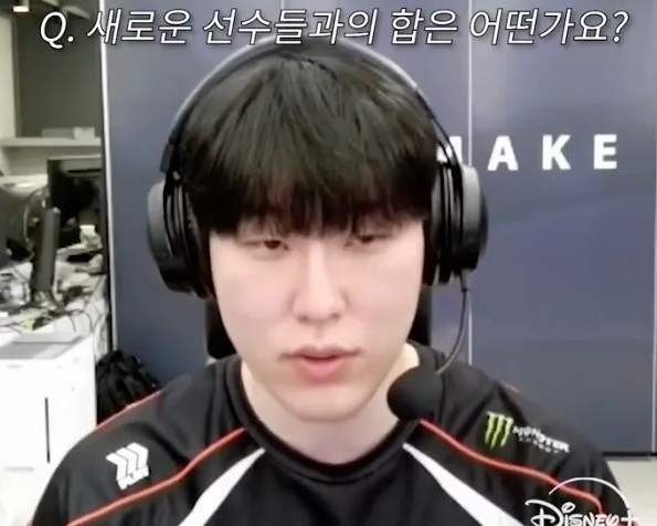 Zeka：队友们各自都有优缺点和打法风格，正在调节一致