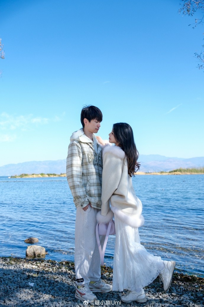 【蜗牛电竞】糖小幽分享和doinb旅游照:大理真是个轻而易举能把人留住的地方