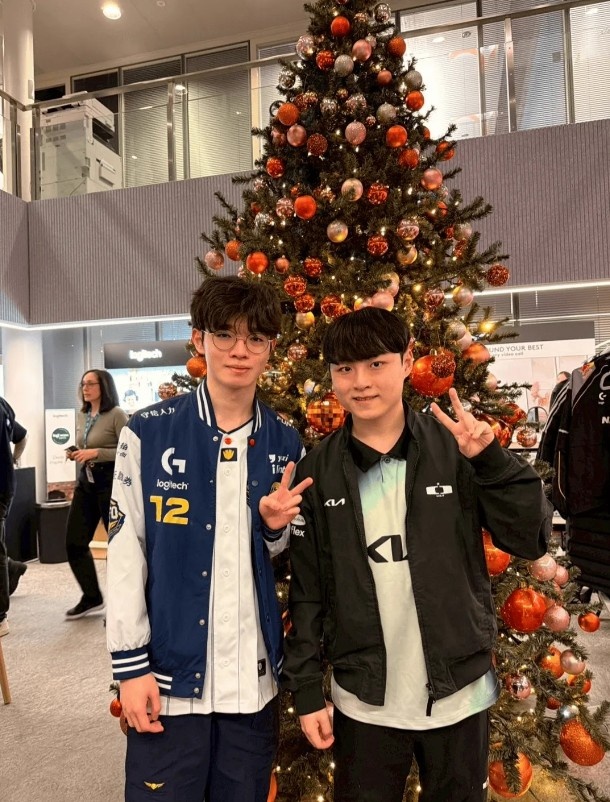 【蜗牛电竞】CFO分享Doggo与ShowMaker参加罗技活动合照:感谢邀请Doggo