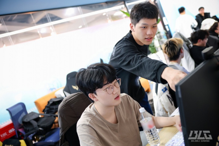 【蜗牛电竞】出什么问题了❓BLG苦吞德杯第二败：先后被OMG/JDG两队零封横扫