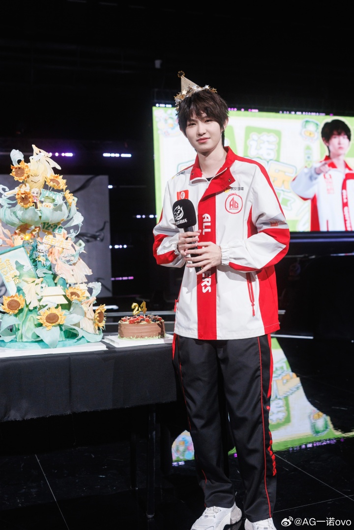 【蜗牛电竞】哥哥都要休息了吗😭AG挑杯失利 一诺长文表示将告别赛场