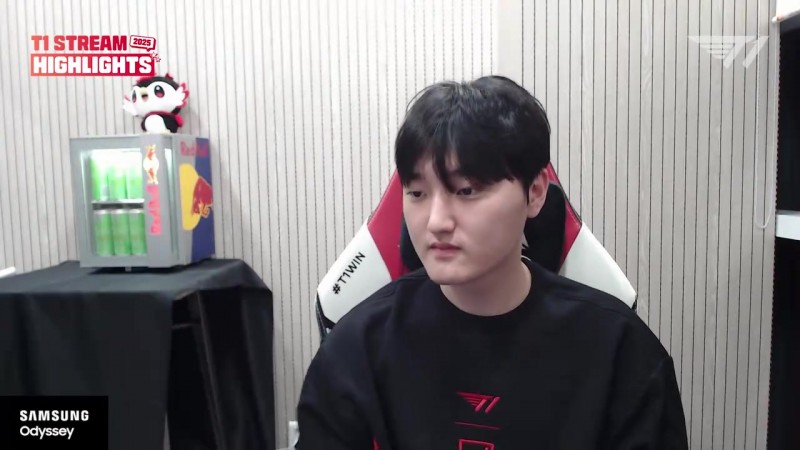 T1发布选手直播高光：peyz少爷，欢迎来到T1