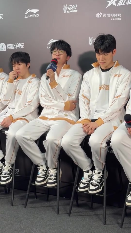 jiejie谈WBG新队友：大家性格也都挺好的，相处得很愉快