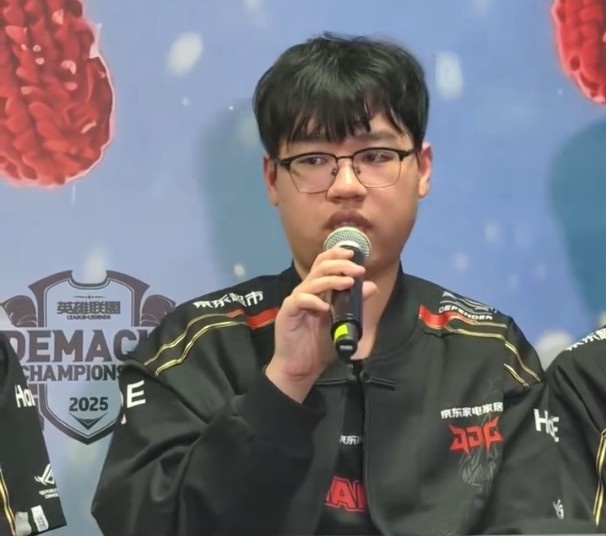 【蜗牛电竞】JDG.xiaoxu：可能大家今天比较紧，后面会调整回来的