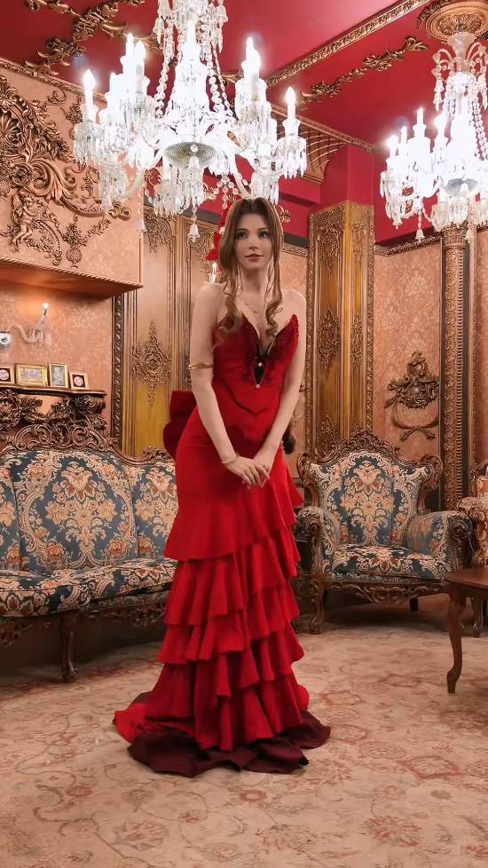 【蜗牛电竞】艾什莉体模更新爱丽丝cos幕后花絮:爱丽丝的假发真的太重了!