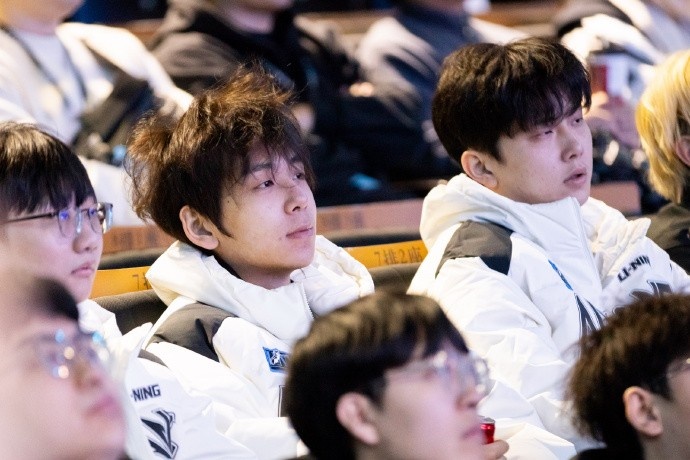 【蜗牛电竞】LPL发布选手大会返图:联盟将以更高标准、更严要求迎接新的一年