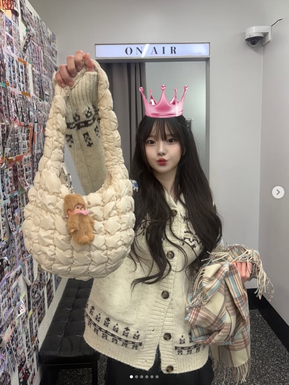 【蜗牛电竞】韩版《完蛋美女》演员mj晒照：今天跟诡秘的OOTD！