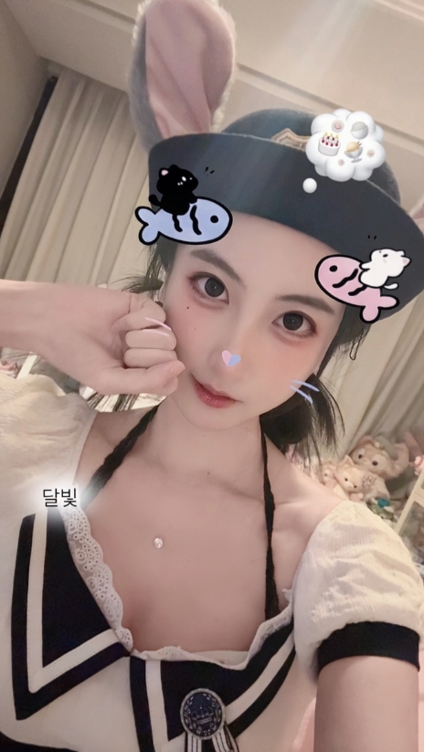 【蜗牛电竞】深藏不露？！鼓鼓晒照：Bling bling是我 Bling bling在干嘛