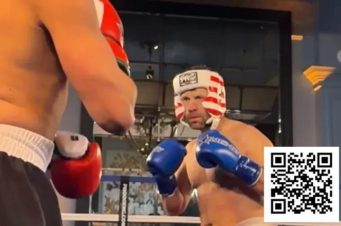 【EV扑克】”Jungleman”拳击赛第二回合遭偷袭,面部流血,比赛被叫停【蜗牛电竞】