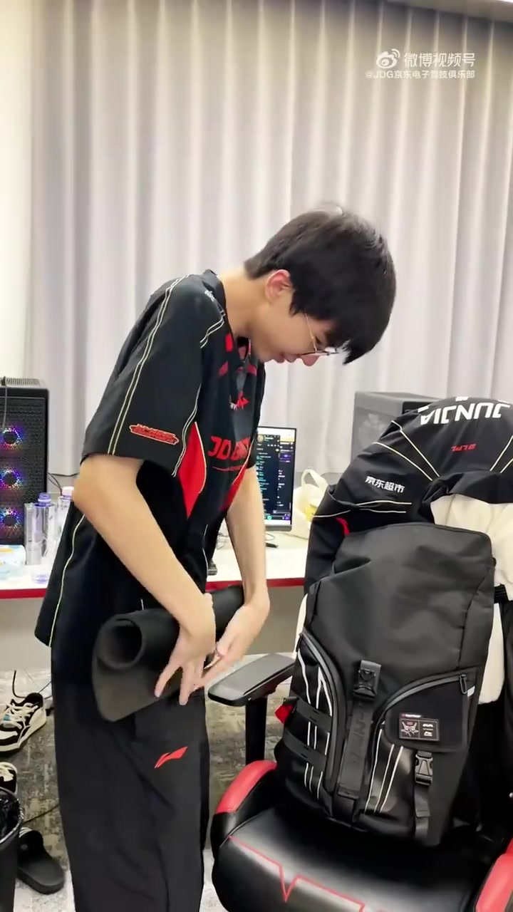 【蜗牛电竞】JDG发布对战WBG赛前视频：今天又和大家见面啦！背靠背比赛加油