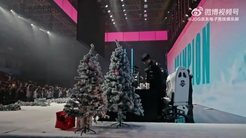 【蜗牛电竞】JDG发布德杯线下赛vlog：有不足也有进步 大家齐心协力向上走吧