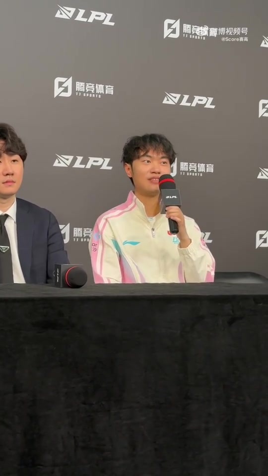 【蜗牛电竞】knight谈出道八周年：自己刚上比较紧张 拿每个冠军都很印象深刻