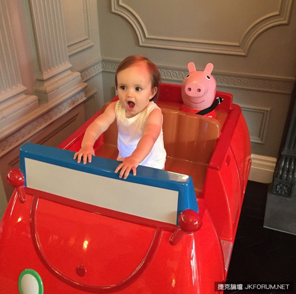 【蜗牛电竞】出生後即環遊世界　英國小公主坐擁23億英鎊身價