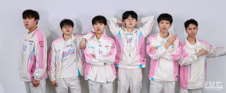 【蜗牛电竞】点谁呢？BLG赛后分享选手合照：保持纪律性！