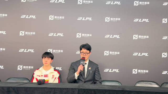 【蜗牛电竞】WBG教练谈第二局上路阿萝拉：BP摇摆 如果实在不行也可以去上路