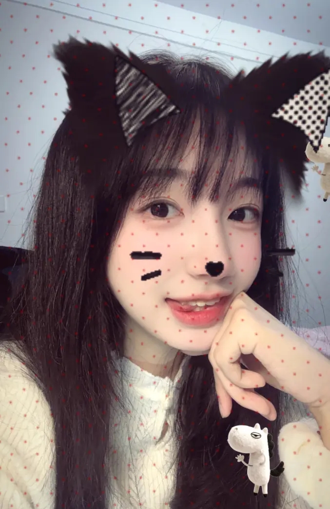 【蜗牛电竞】月宝真好看!LPL女主持十月晒照:幸福ing☺️