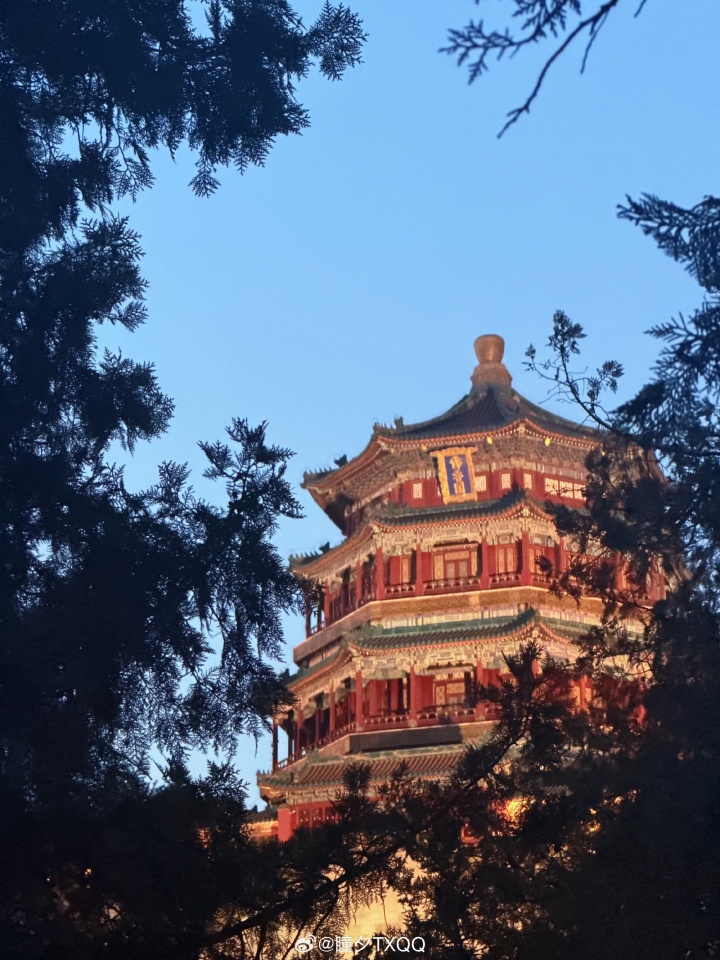 【蜗牛电竞】Xiye给你拍的么?曈夕分享过年照片:找找街头的年味儿