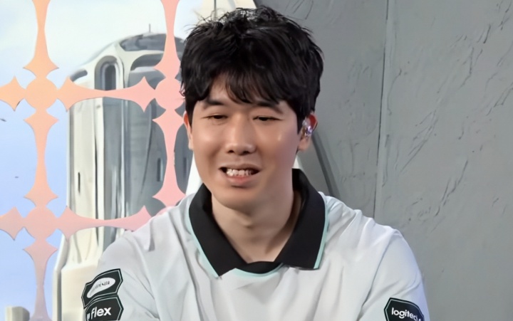 【蜗牛电竞】Cvmax：我们辅助Career赛中哭了，那是他积累的压力和情绪爆发