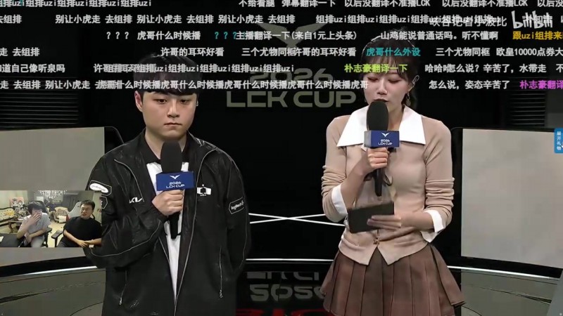【蜗牛电竞】Xiaohu爆料训练赛金教练在他身后提Chovy：说一堆韩语 我听到其中有Chovy