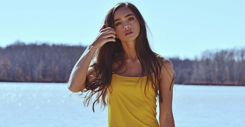 【蜗牛电竞】使壞！妹子清純臉蛋下狂野騷氣大噴發　「眼神放電」挑逗不斷引人上鉤