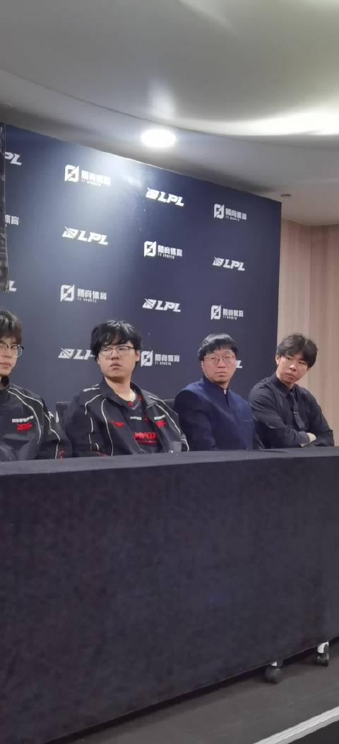 【蜗牛电竞】JDG赛后群访:我们的实力跟Gen.G应该是还有一些不足的地方