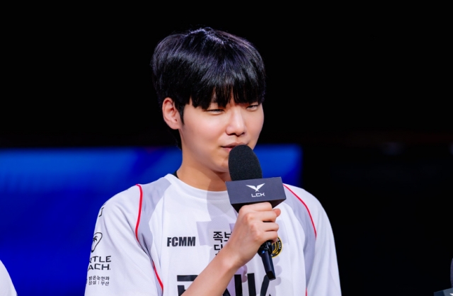 【蜗牛电竞】BFX上单Clear谈Bin:他确实是很厉害的选手,参考很多Bin的打法