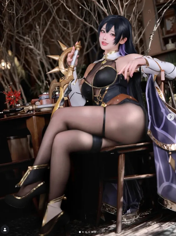 【蜗牛电竞】好显眼的痣🤤韩国Coser Yasal晒照:这身材谁看了不迷糊!